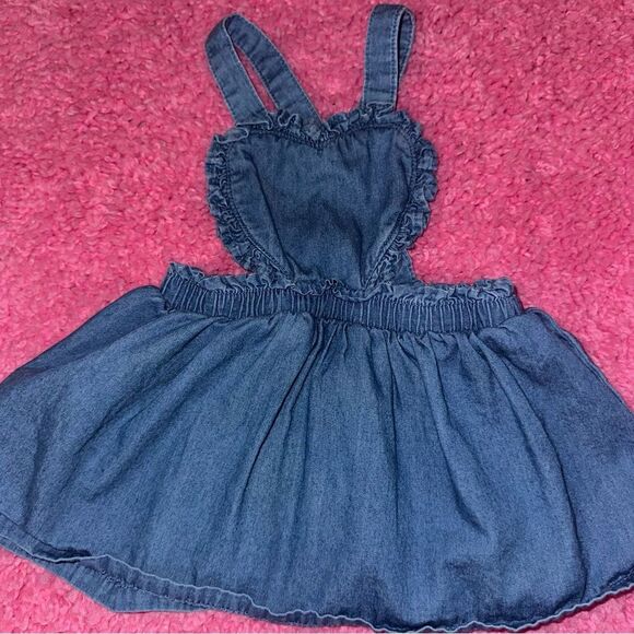 Carter's Other - Baby girls outfit size 6-9 months